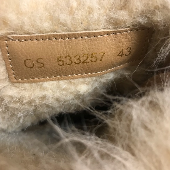 Yves Saint Laurent Beige fur boots. - Picture 8 of 10